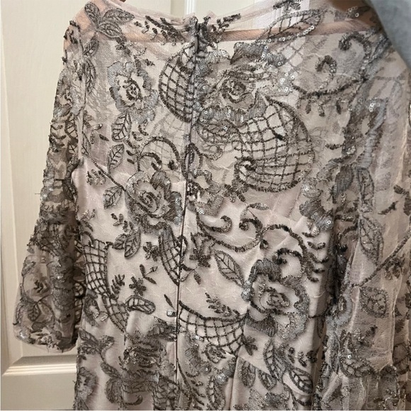 Adrianna Papell bell sleeve beaded sheath cocktail dress in size 8 - Picture 8 of 15